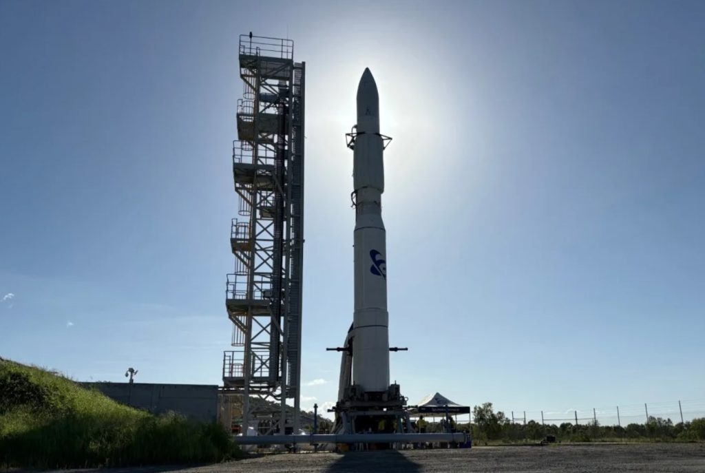 Pärast 54-aastast ootamist kukkus Austraalia esimene orbitaalraketi katselend 14 sekundit pärast starti