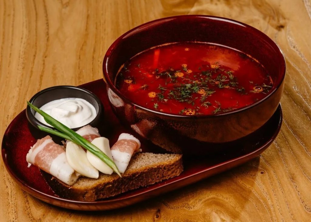 Avasta vana slaavi saladus: borš, mis teeb jõululaua pidulikuks