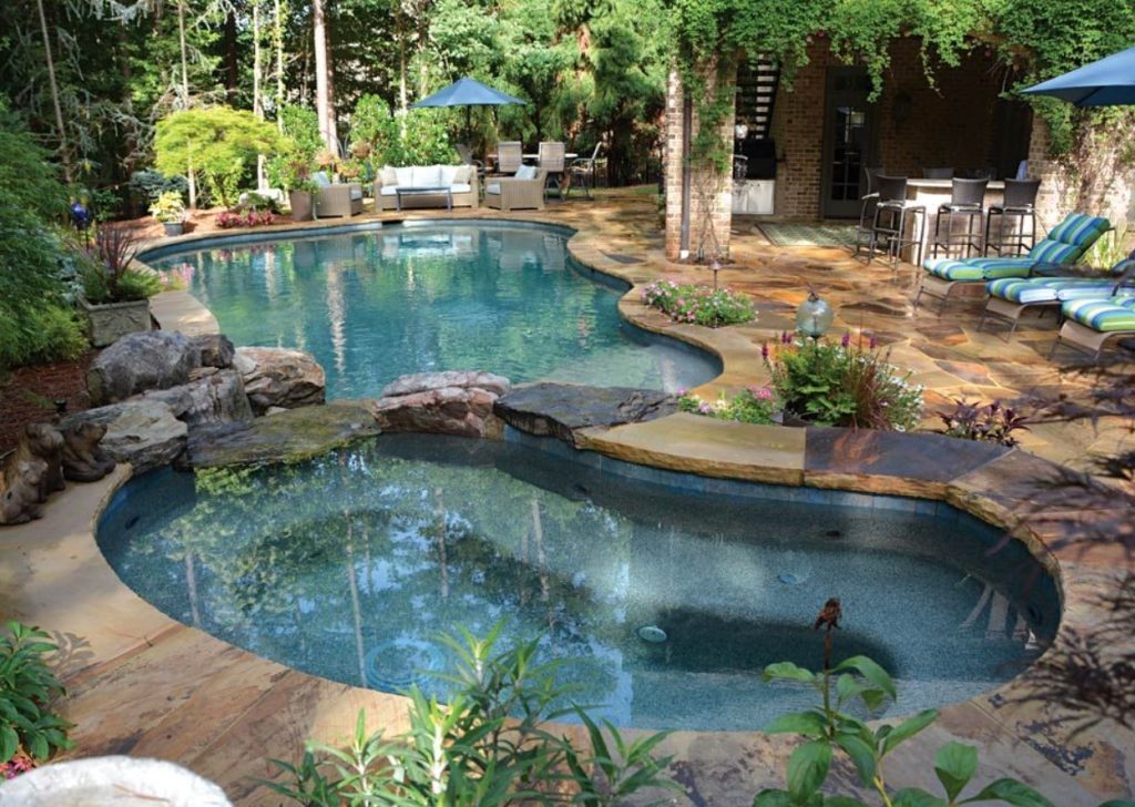 Kui tihti tuleb aia basseinis vett vahetada? Üks oluline küsimus