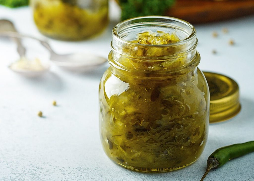 Kurgi-relish-kastmes: maitsev konserv liha ja burgereid