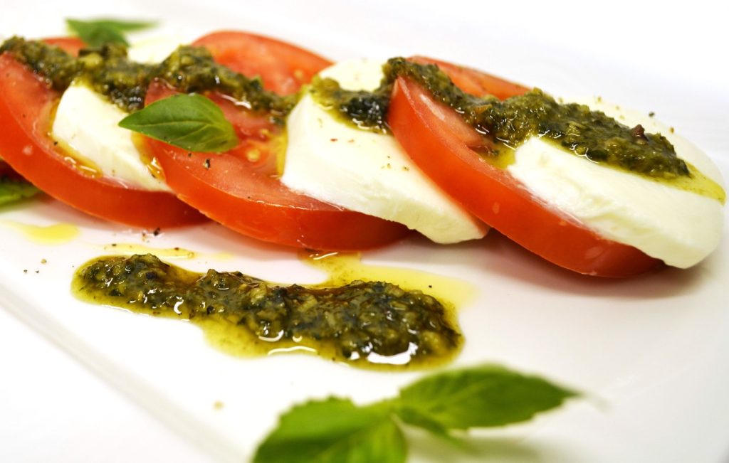 Tomati-parmesani-basiiliku aioli: ideaalne suvine suupiste