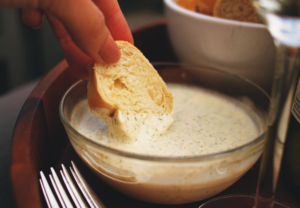 Tomati-parmesani-basiiliku aioli: ideaalne suvine suupiste