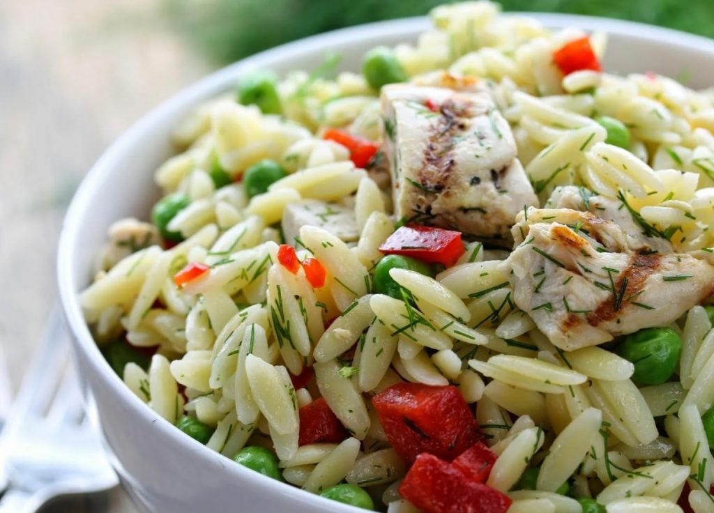 Kas olete tuttav orzo pastaga? Sellest valmistatud risotto on moes roog – ja ka ideaalne valik pastasalatite jaoks.