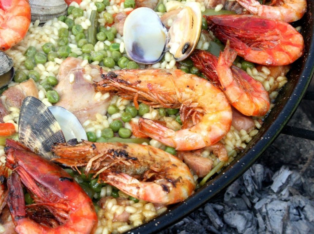 Paella valmistamine autentse retsepti järgi – kas teate kolme koostisosa, mida hispaanlased paellasse kunagi ei lisa?