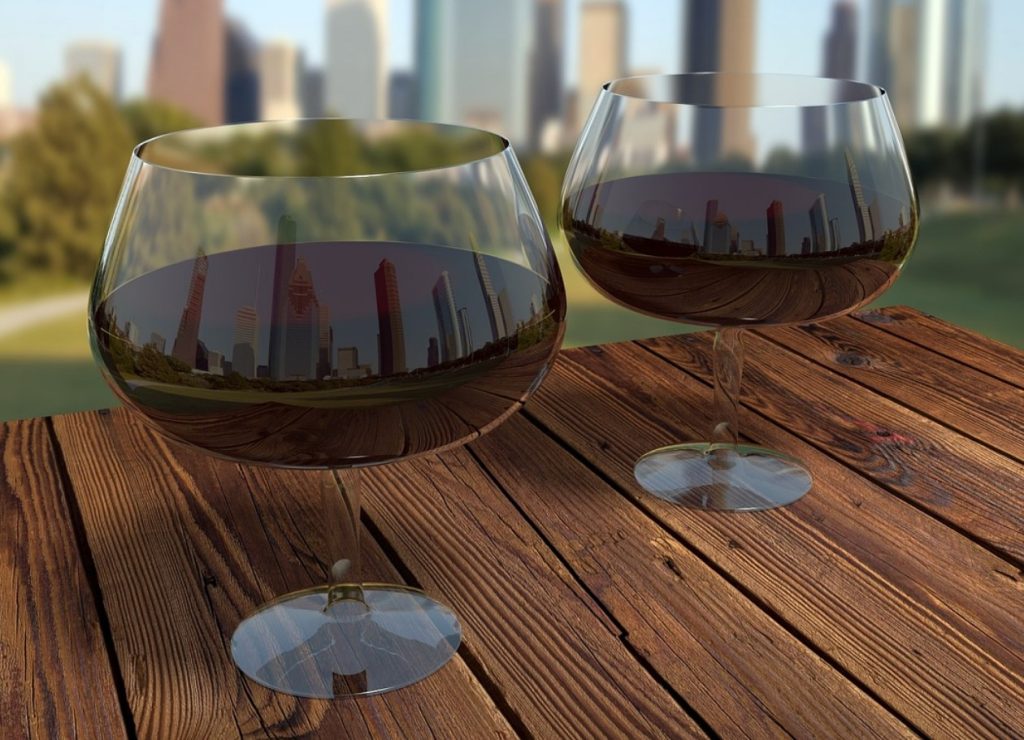 Pinot noir tuleks serveerida jahutatult – see värske punane vein sobib eriti hästi ulukiliha, kana ja kalaga.
