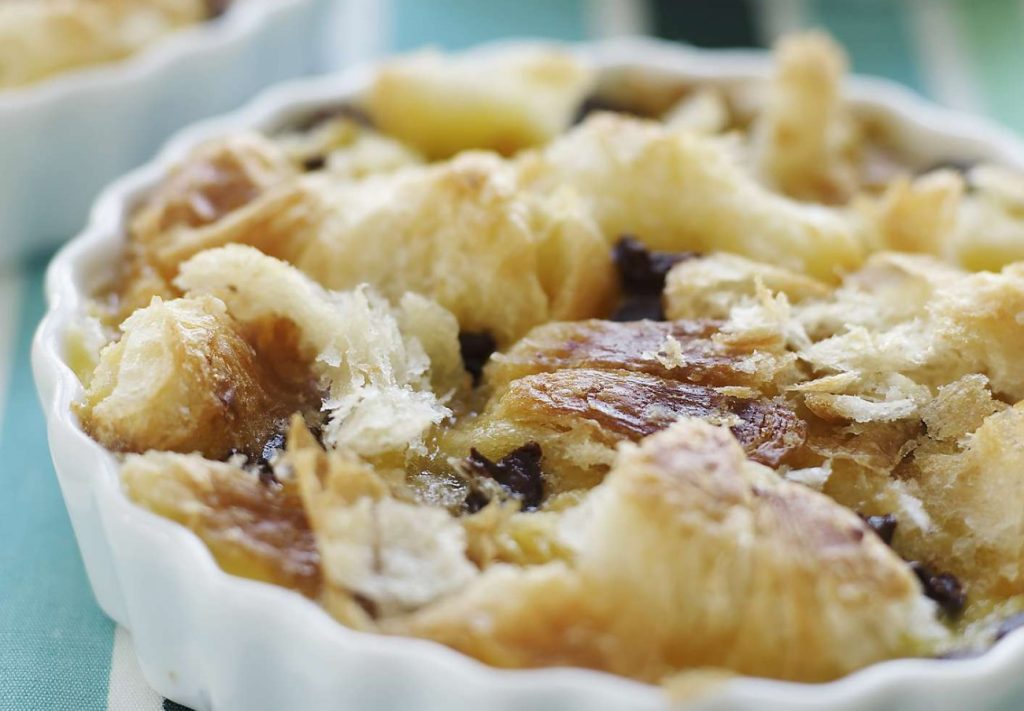 Mida teha kuivade croissantidega? Muuda need ideaalseks sügiseks pudingiks