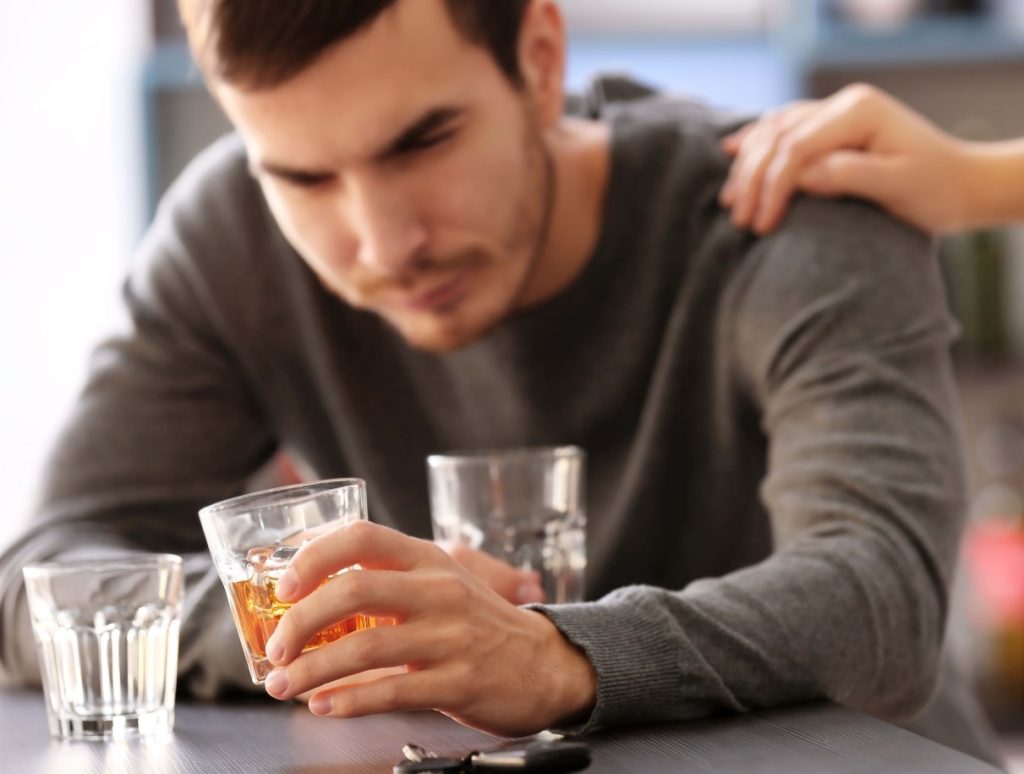 Kas keegi teie lähedastest joob palju alkoholi? Kuidas teemat üles võtta, kui kahtlustate alkoholiprobleemi